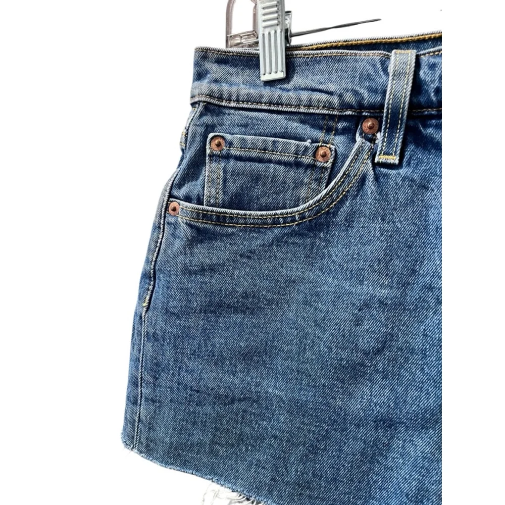 Levi Strauss 501 NWOT Cutoff Denim Jeans Shorts Size 28